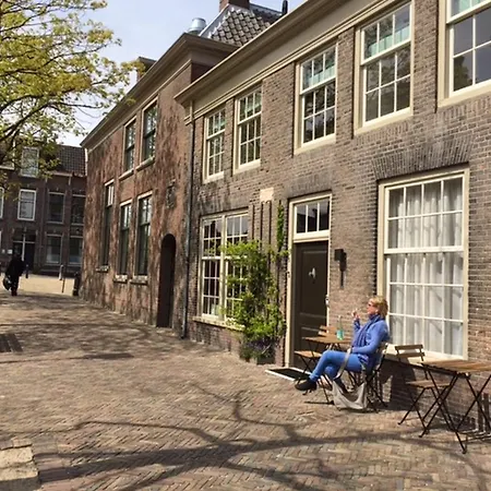 Bed & Breakfast Heer&meester Dordrecht